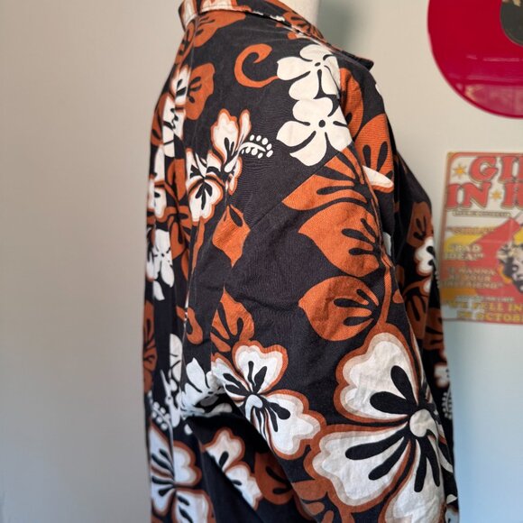 Vintage Hawaiian Original Black, Orange, and White Floral Buttoned Shirt - Picture 7 of 11